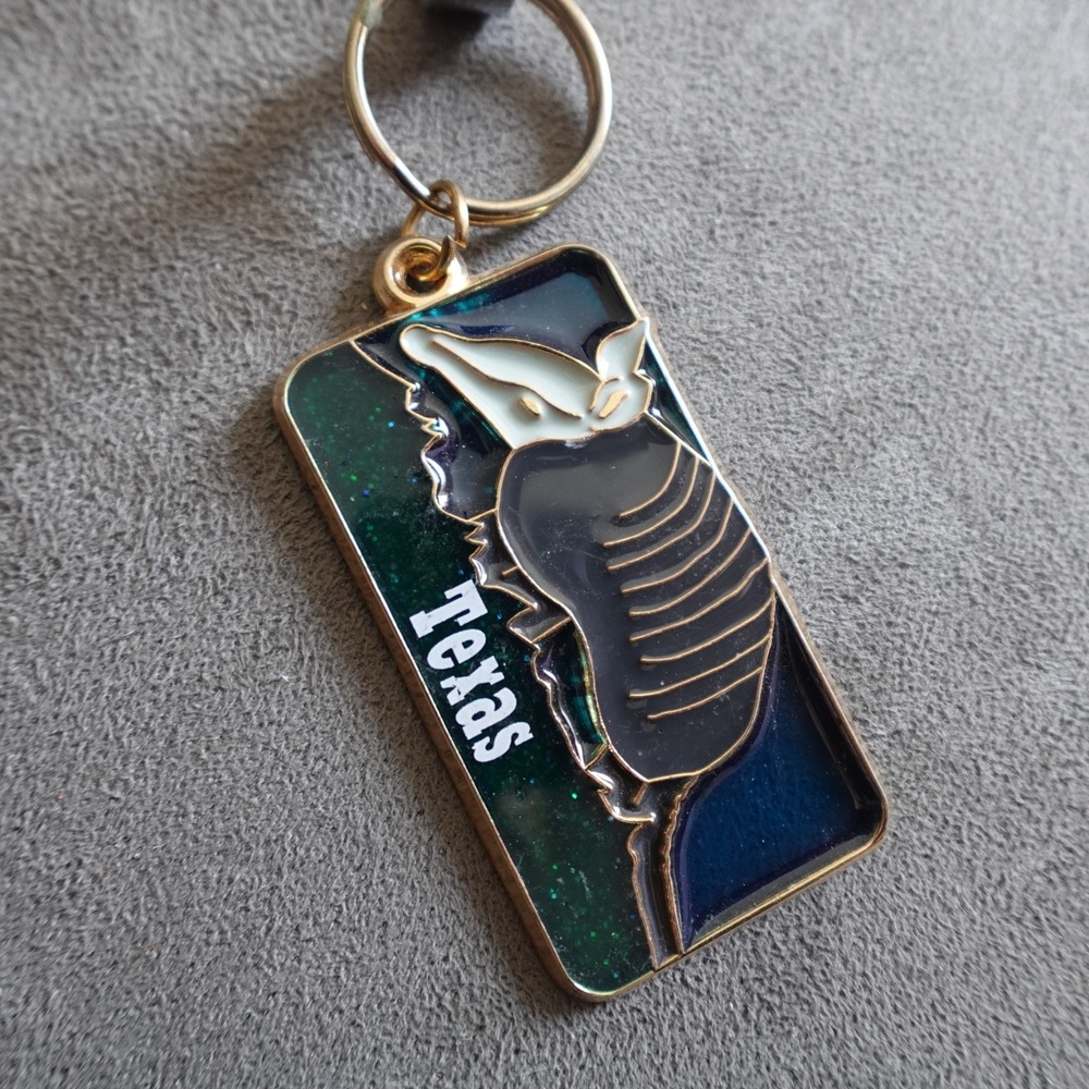Texas Armadillo Keychain Metal Novelty Stained Glass Route 66 Destination Trave